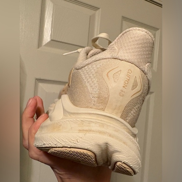 Hoka Clifton 10 ladies running shoes sneakers in Vanilla/Birch size 8.5. - Picture 14 of 14